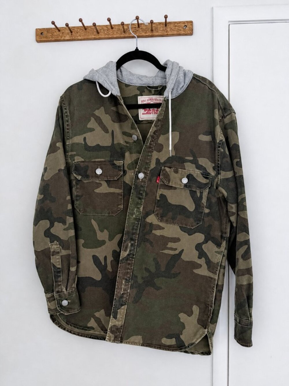 Levi’s Women’s Camo Hooded Utility Shacket Jacket Small